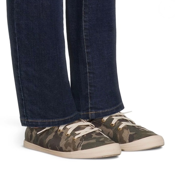 TIME AND TRU Women's Scrunch Back Slip-On Sneaker Size Varies Camo - Picture 4 of 6